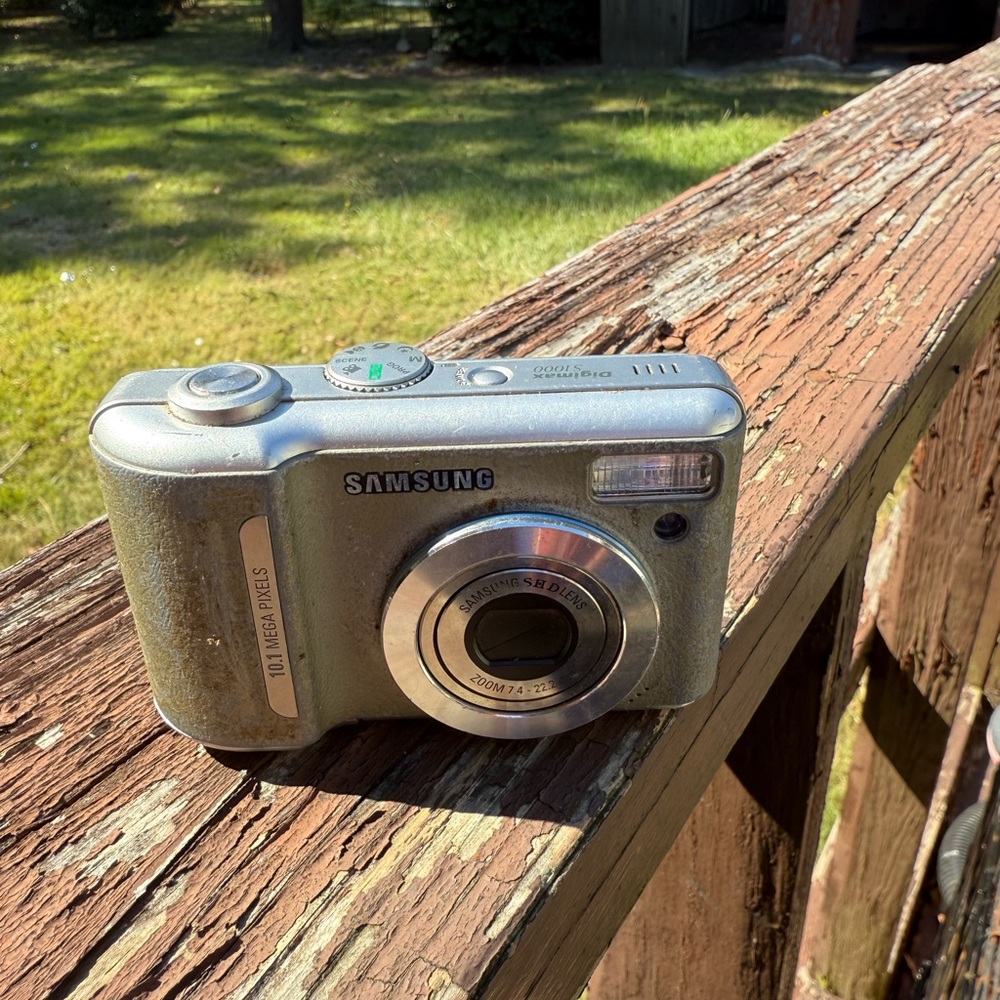 Samsung Metallic Silver Digital Camera